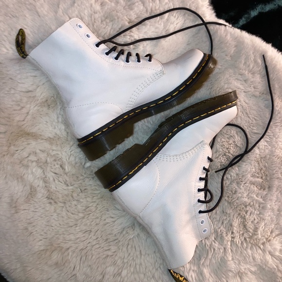 Dr Martens 1460 Women's Pascal Virginia Leather Boots - Picture 2 of 8